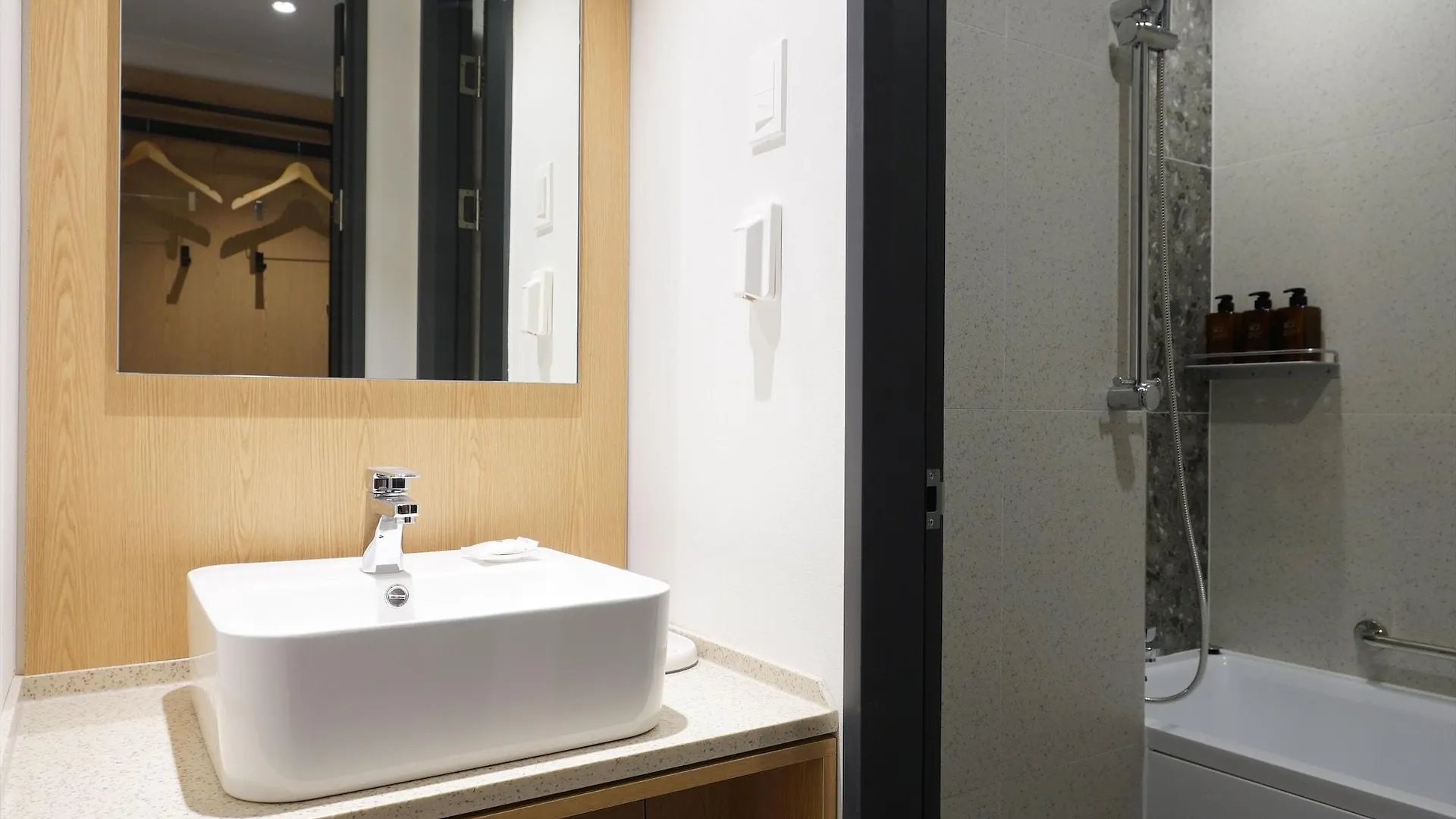 Henn Na Hotel Seoul Myeongdong