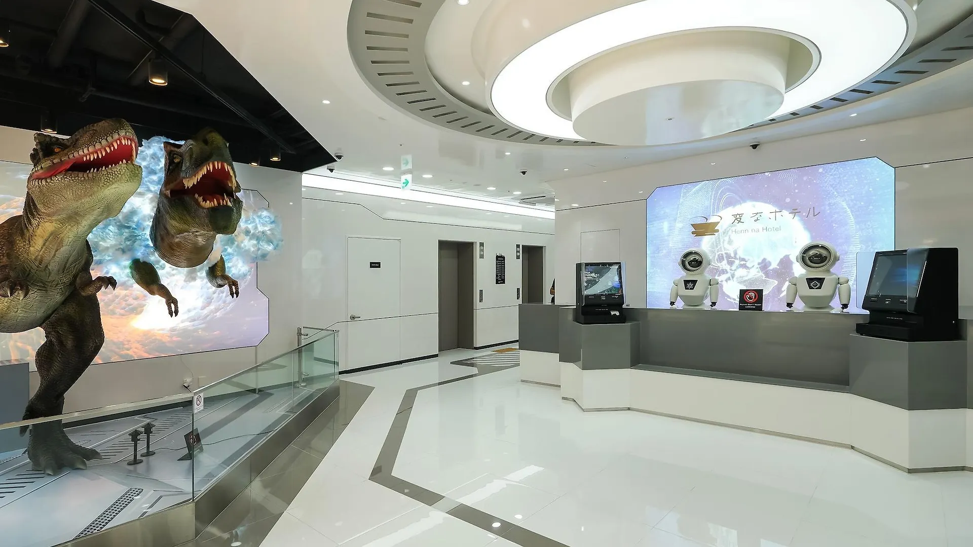 Henn Na Hotel Seoul Myeongdong 4*,