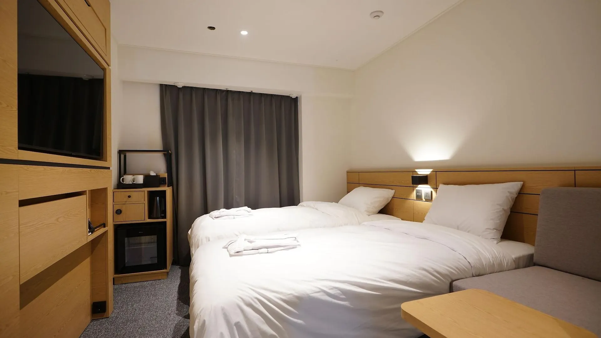 Henn Na Hotel Seoul Myeongdong 4*,  South Korea