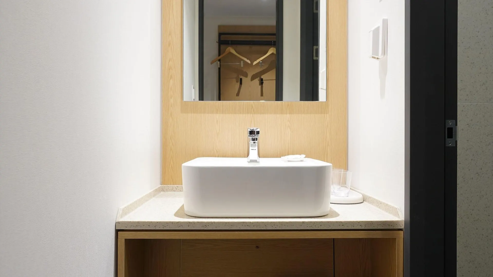 Henn Na Hotel Seoul Myeongdong