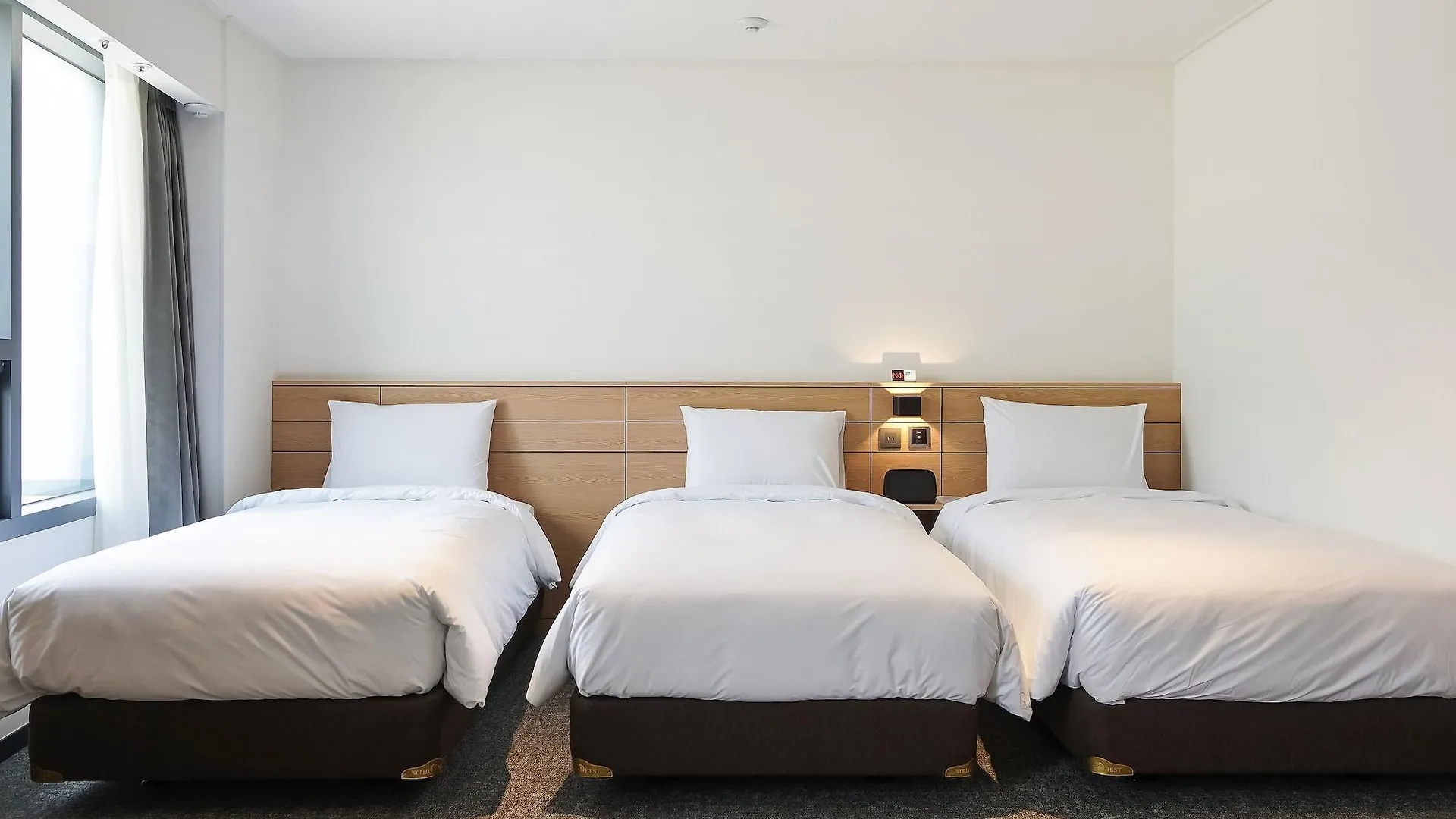 Henn Na Hotel Seoul Myeongdong 4*,