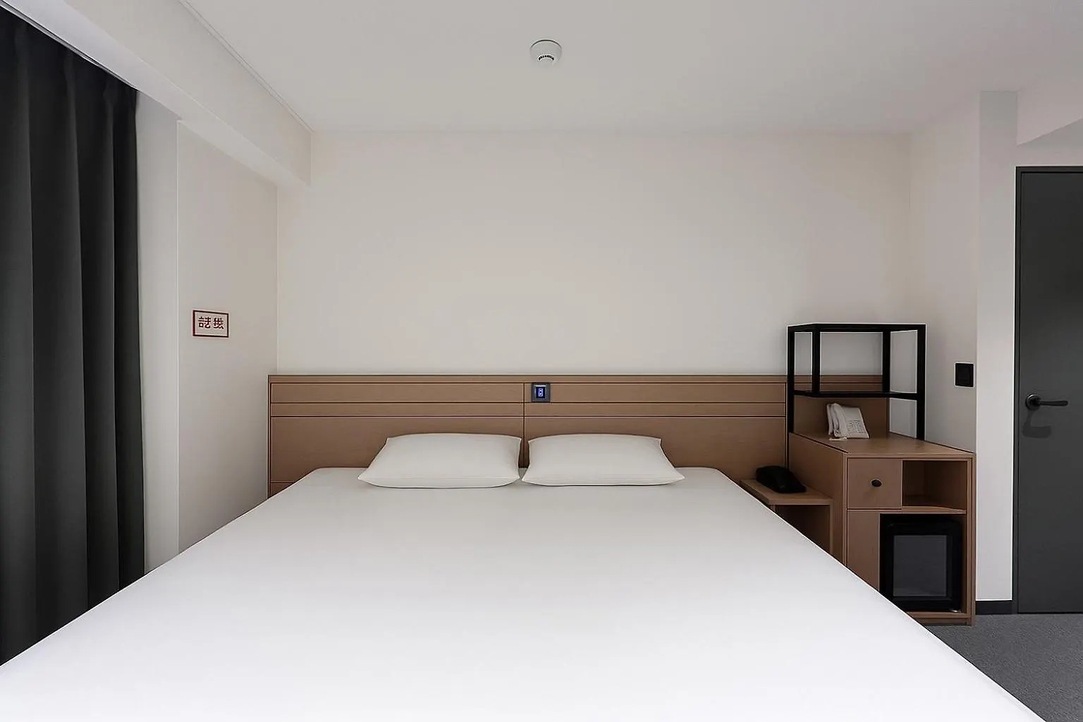 Henn Na Hotel Seoul Myeongdong 4*,  Южная Корея
